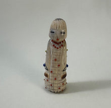 Load image into Gallery viewer, Shilowa:kwa Dowa E'lashdoki (Red Corn Maiden)