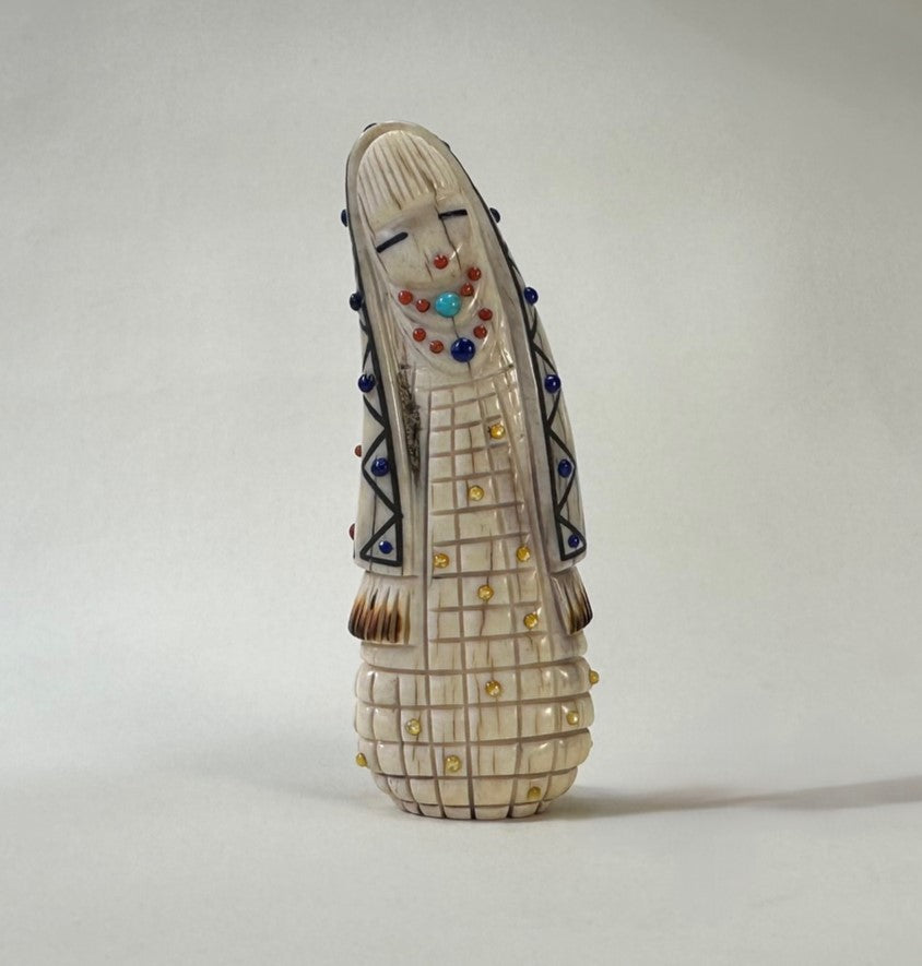 Lupts'i:kwa Dowa E'lashdoki (Yellow Corn Maiden)