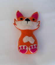 Load image into Gallery viewer, Renard The Plush Fox